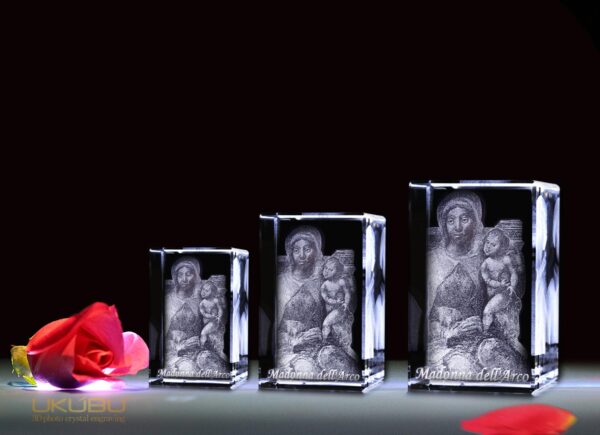 ECMAR03 60d2fb45c2dcf6aeb38247d6 - Madonna dell' Arco Cristallo in 3D
