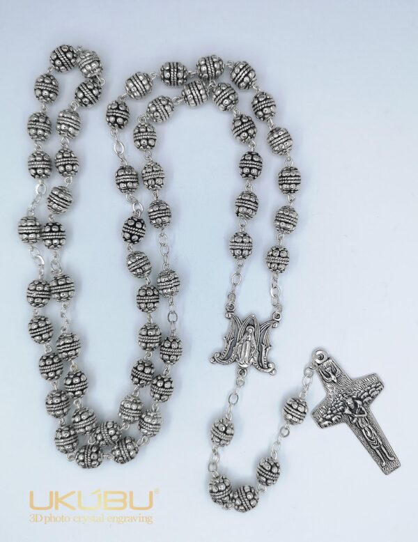 EC4222 600175a7c2dc8d30f98f8b0a - Rosario con grani in metallo 7mm con croce di Papa Francesco