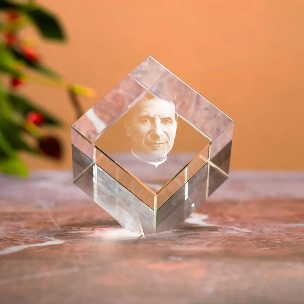 Cubo Cut Corner con incisione laser 3D Don Bosco